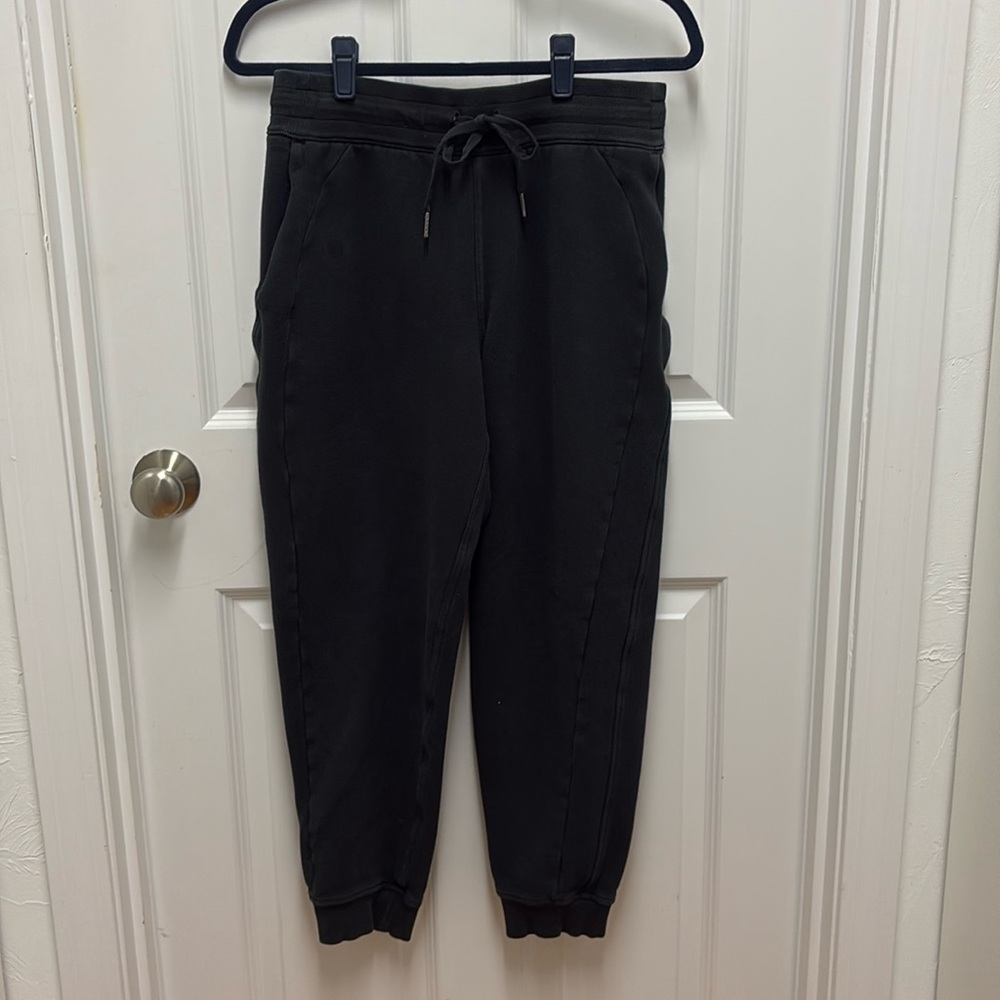 Lululemon On the Fly Black Jogger - size 10